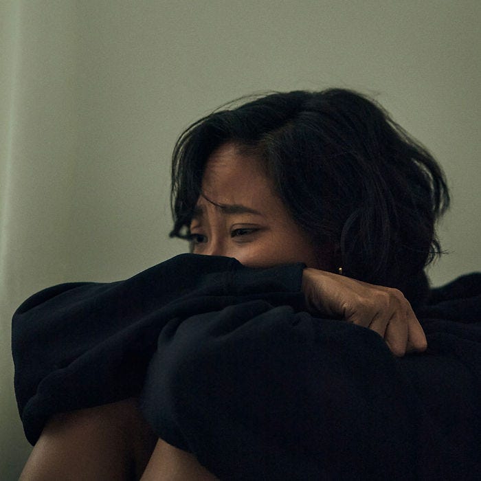 woman practicing somatic experiencing