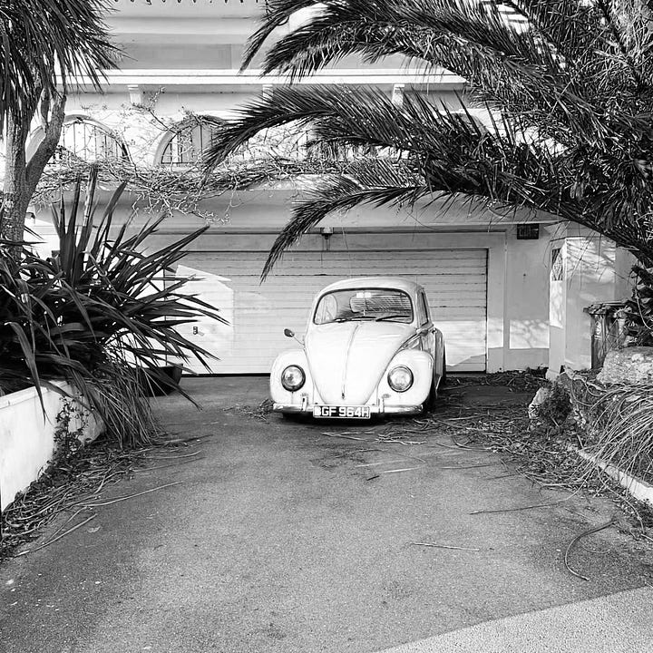 When colour is the pobvious choice how can you make it work in black and white? The different processes of the the original colour image, firstly in a neutral way, then with a blue filter and finally a red filter change the mood and feel of the images 
