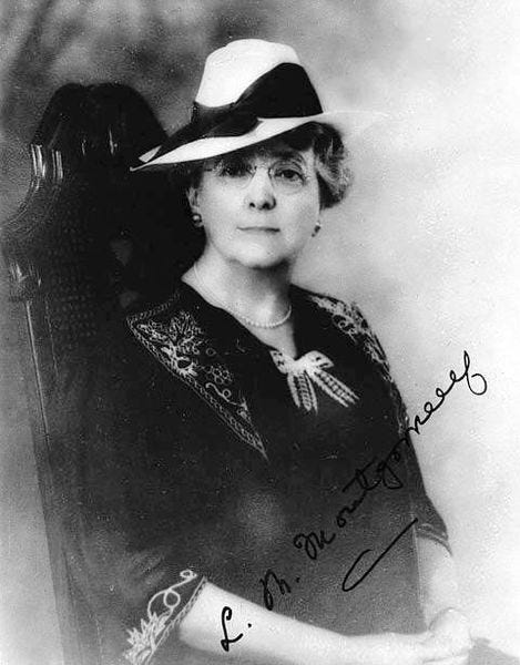 File:LMM signed photo.jpg