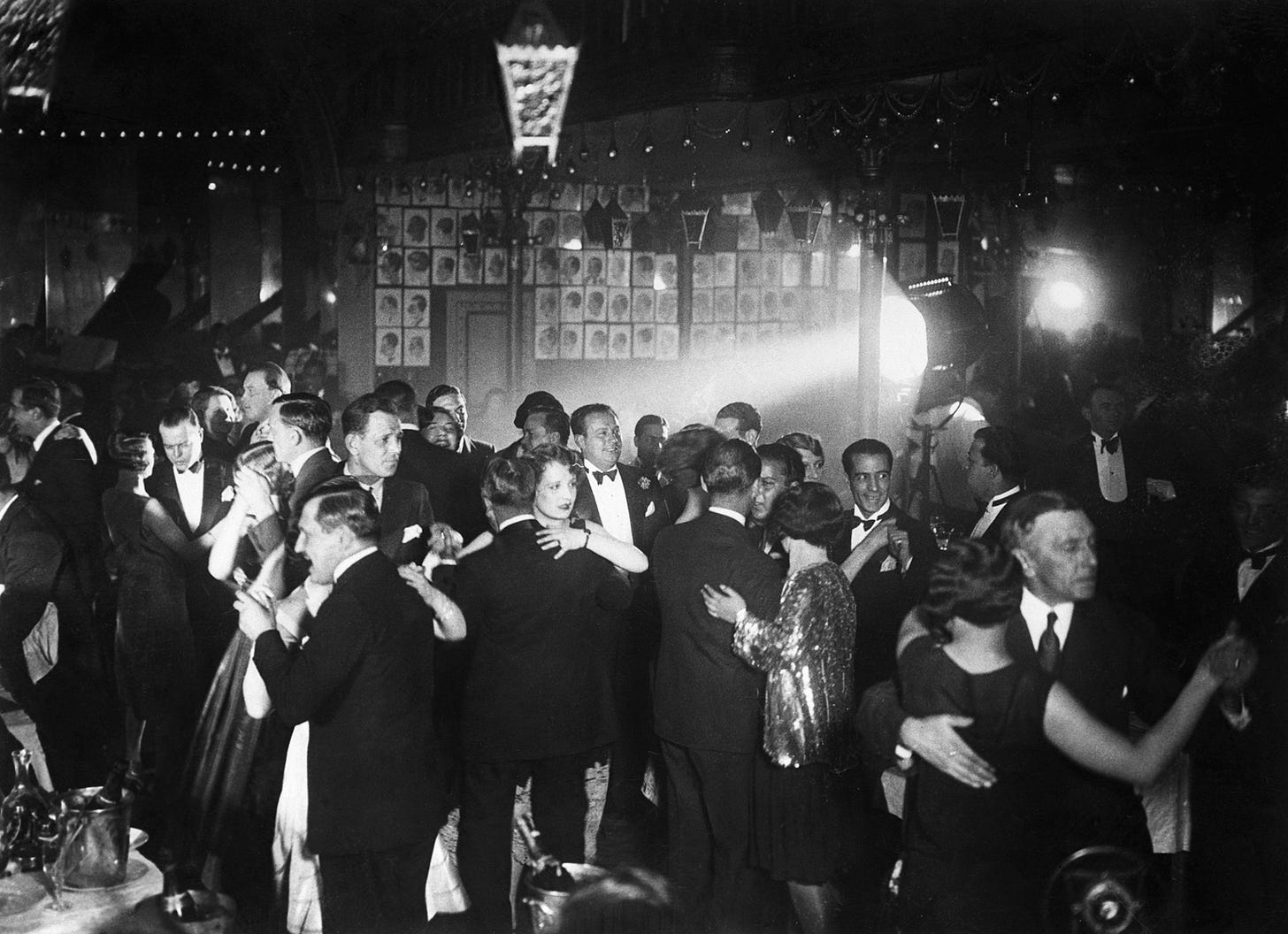 6 ways to experience the Paris of the Roaring '20s | National Geographic 6 ways to experience the Paris of the Roaring '20s | National Geographic