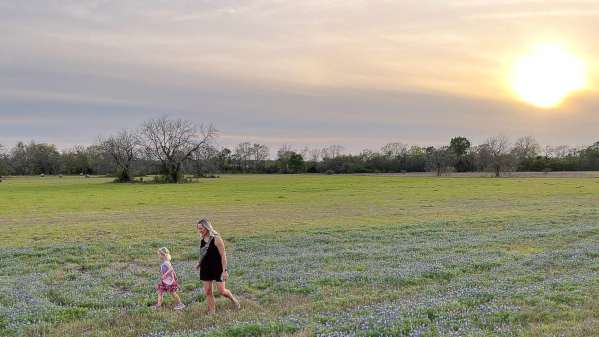 Treasure Hunting in Texas: Our Round Top Girls' Trip