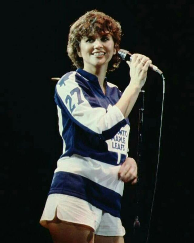 Linda Ronstadt, poised for greatness, as her voice began to shape the California sound. Linda Ronstadt, poised for greatness, as her voice began to shape the California sound.