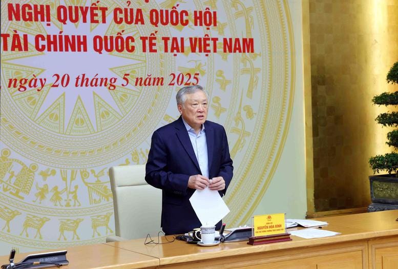 Phó Thủ tướng Thường trực Nguyễn Hòa Bình chia sẻ với nhà đầu tư về chủ trương phát triển Trung tâm Tài chính Quốc tế tại Việt Nam. Ảnh: VGP Phó Thủ tướng Thường trực Nguyễn Hòa Bình chia sẻ với nhà đầu tư về chủ trương phát triển Trung tâm Tài chính Quốc tế tại Việt Nam. Ảnh: VGP