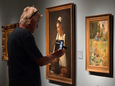 Three scenes at the MNBA: visitors closely observe paintings and photograph them with their phones, revealing the relationship between the original artwork and its digital capture. © National Museum of Fine Arts (MNBA)