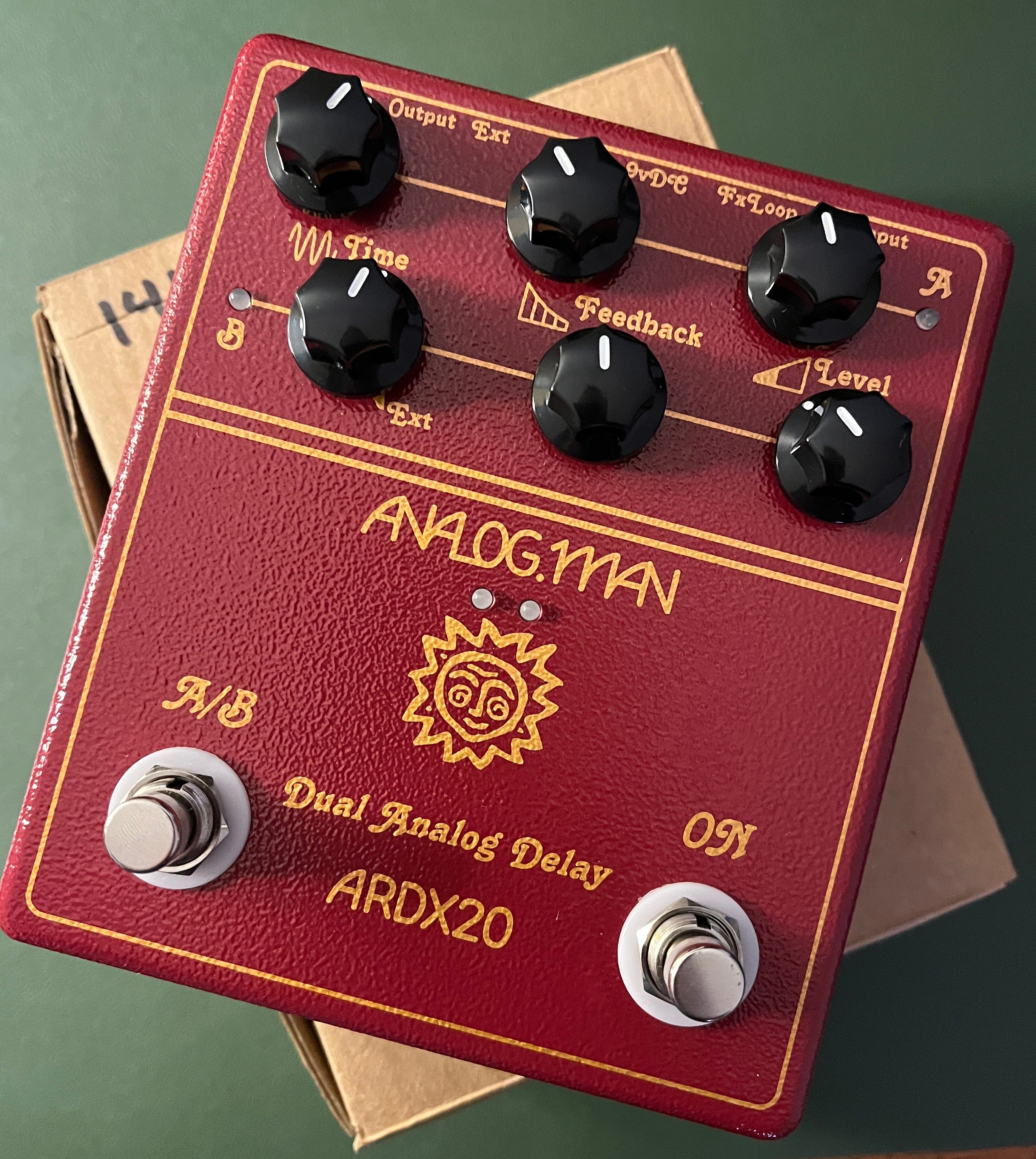 Analogman ARDX20 Analog Delay - by C.M.Ross
