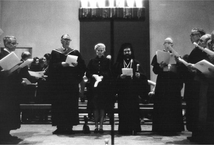 1971 年魯斯科教堂開放相關影像|來源:Rothko Chapel 官方時間線 1971 年魯斯科教堂開放相關影像|來源:Rothko Chapel 官方時間線