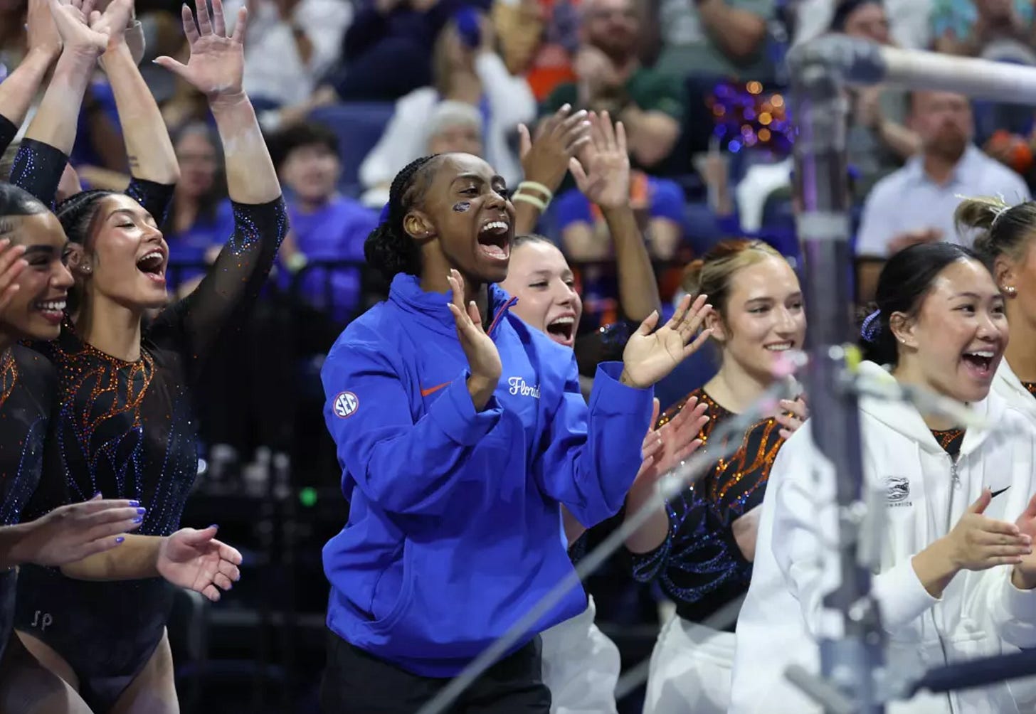 Gators gymnasts cheering