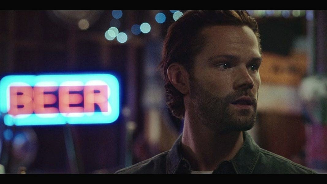 WAlker Jared Padalecki at Side Step bar all shook up about Jackal 4.04. WAlker Jared Padalecki at Side Step bar all shook up about Jackal 4.04.