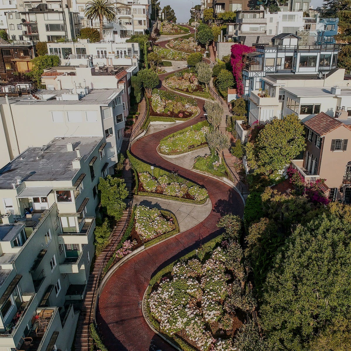7 Tips For Exploring San Francisco's Iconic Lombard Street | TravelAwaits 7 Tips For Exploring San Francisco's Iconic Lombard Street | TravelAwaits