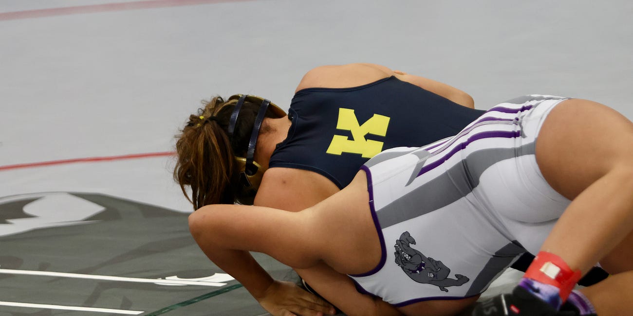 Winter Sports Roundup: Kelso girls wrestling red-hot and ready to host first-ever State dual championships