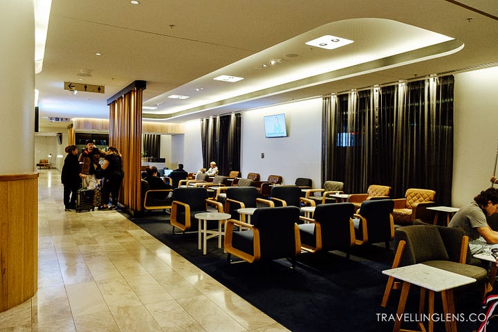 Business class seat and lounge experience
