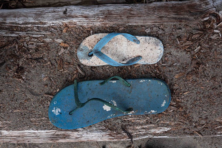 blue,garbage,beach detritus