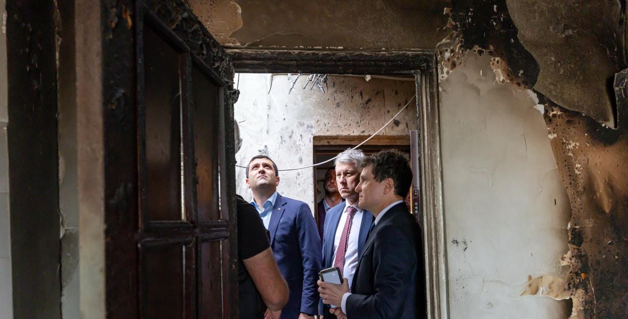 Cele 4 falimente al statului român după ce o dronă rusească s-a prăbușit pe acoperișul unui bloc din Galați