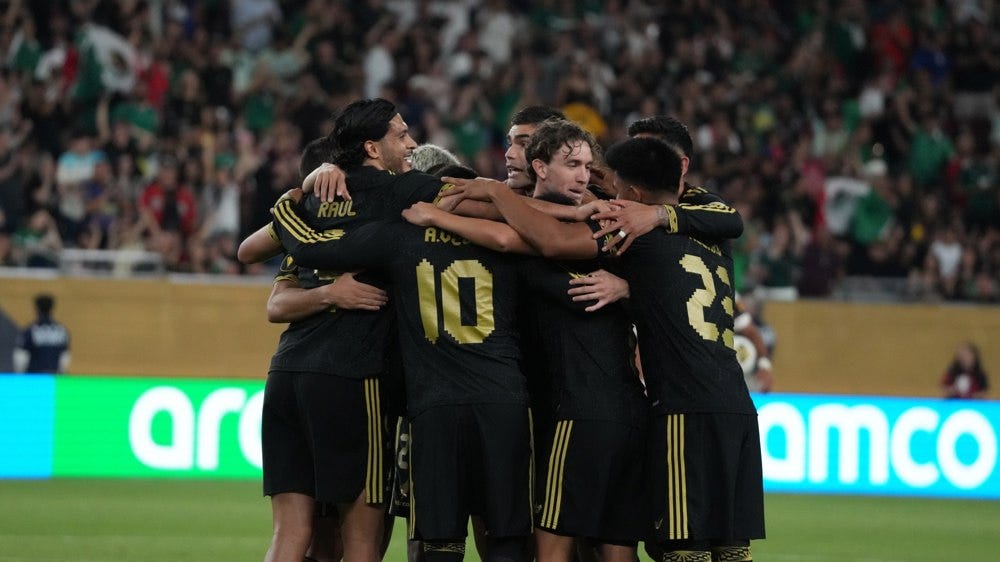 Vega spurs Mexico into Gold Cup Semifinals