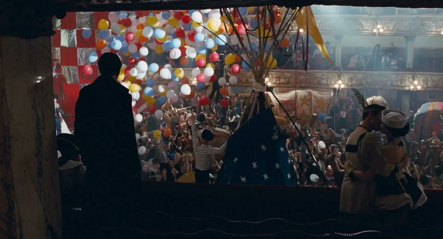 One Perfect Shot on X: "PHANTOM THREAD (2017) Cinematography by Paul Thomas  Anderson Directed by Paul Thomas Anderson https://t.co/EVBkuygkAh" / X