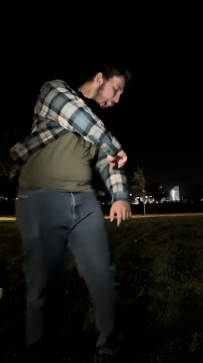 Jaime Buckley's son Simon, tasering himself like a twit.