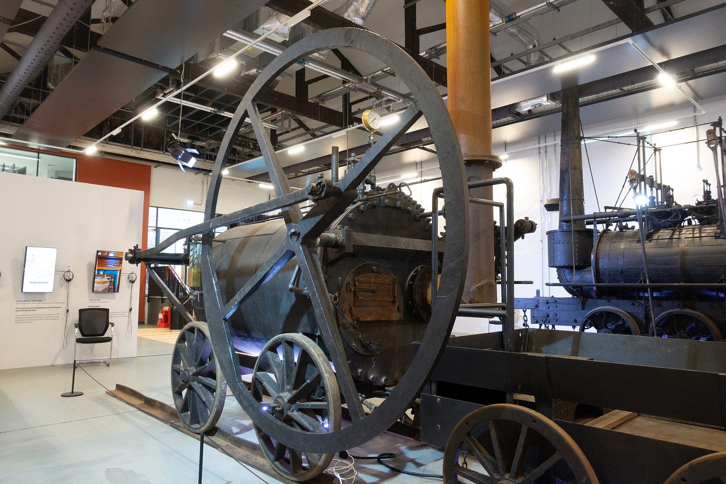 Steam engine with large flywheel in Hopetown Museum