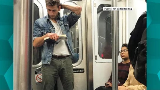 El 'performative reading', la moda de fingir leer en lugares públicos para  parecer más atractivos e interesantes