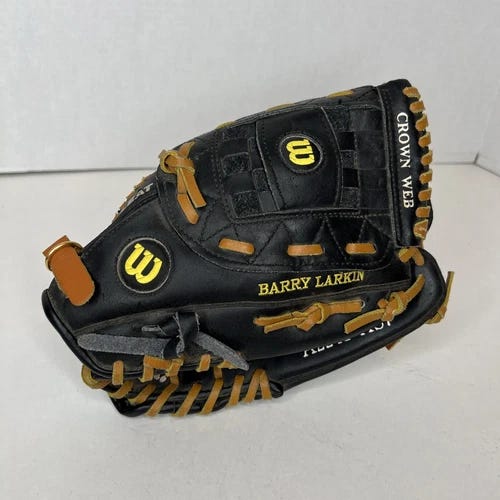 Wilson Barry Larkin Youth Glove A2241 AS7 Pro Pleat Crown Web - Picture 1 of 13 Wilson Barry Larkin Youth Glove A2241 AS7 Pro Pleat Crown Web - Picture 1 of 13