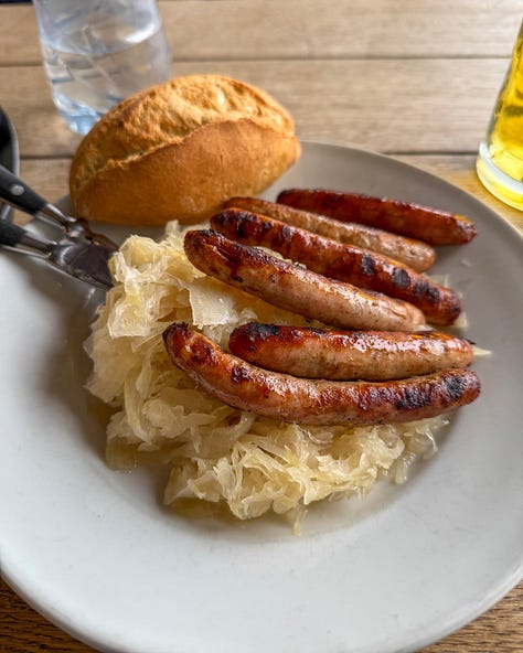 Historisches Wurstkuchl, Steinerne Brucke, and the Regensburger Dom. 
