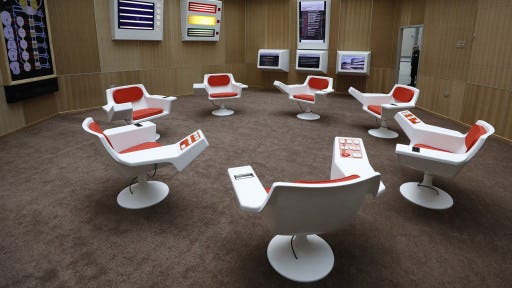Recreación de la sala de operaciones de Cybersyn en la exposición
