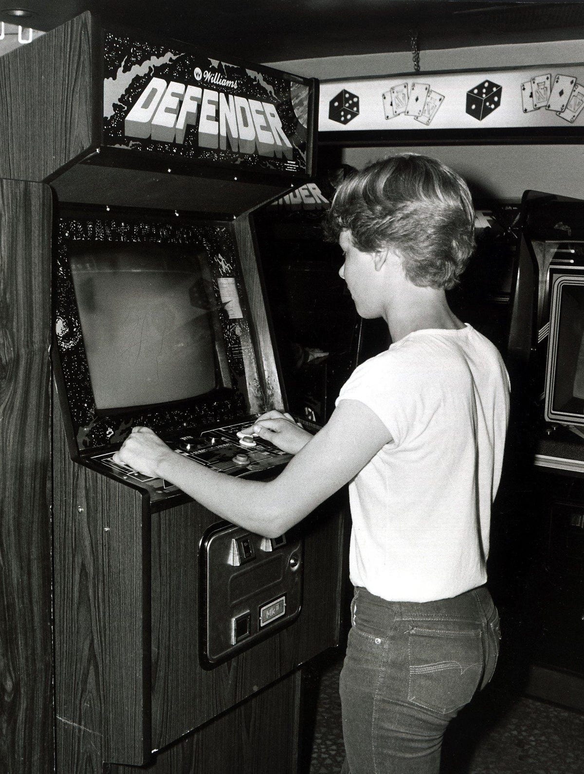 Throwback photos from old video game arcades - CNET