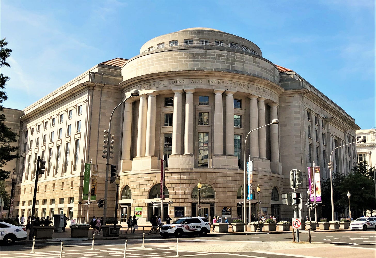 File:2021 Ronald Reagan Building and International Trade Center.jpg - Wikimedia Commons File:2021 Ronald Reagan Building and International Trade Center.jpg - Wikimedia Commons