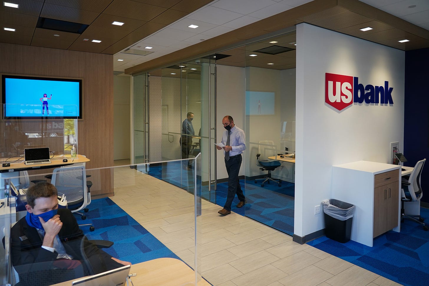 U.S. Bank rolls out new branch formats for digital age U.S. Bank rolls out new branch formats for digital age