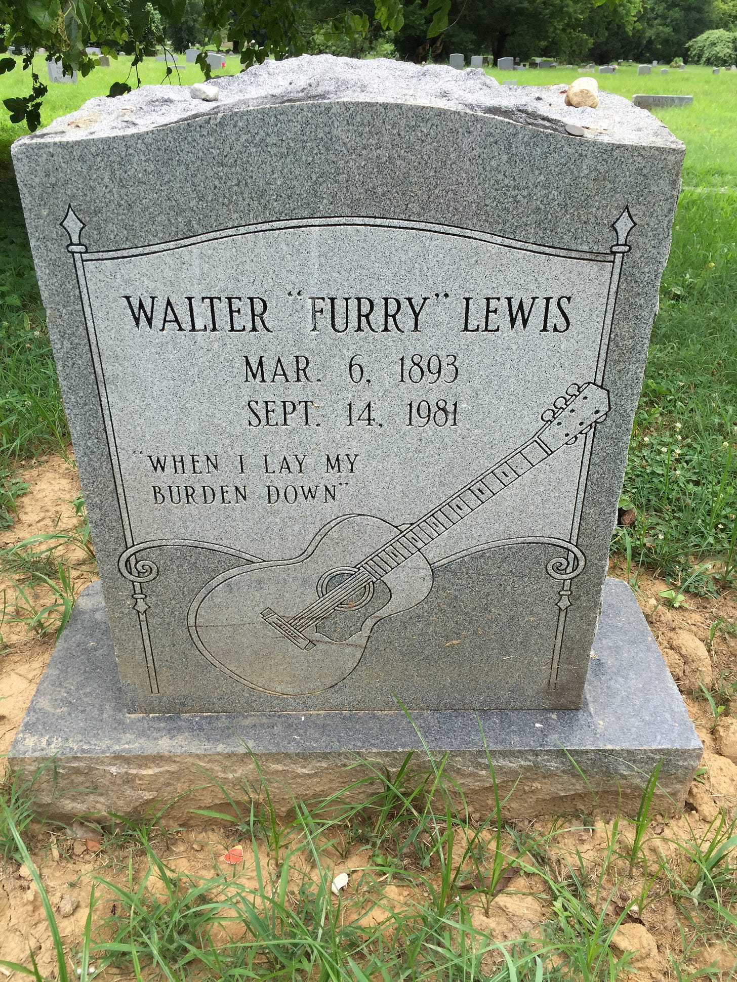 Larger memorial image loading...