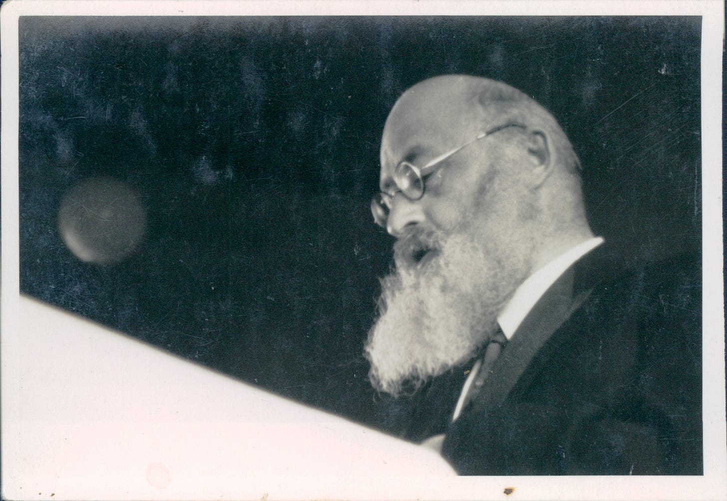 הרב עמיאל בחנוכת בית המדרש בקיבוץ רודגס