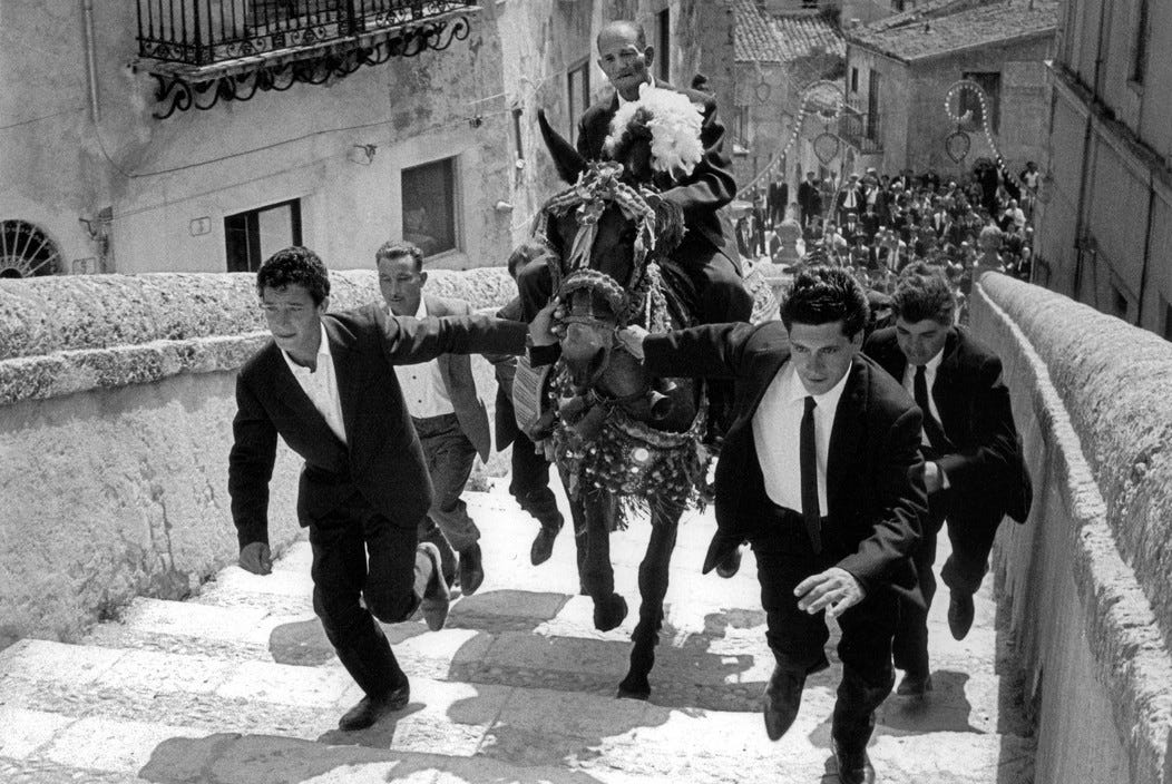 Feste Religiose in Sicilia: Religious Festivals in Sicily • Ferdinando  Scianna • Magnum Photos