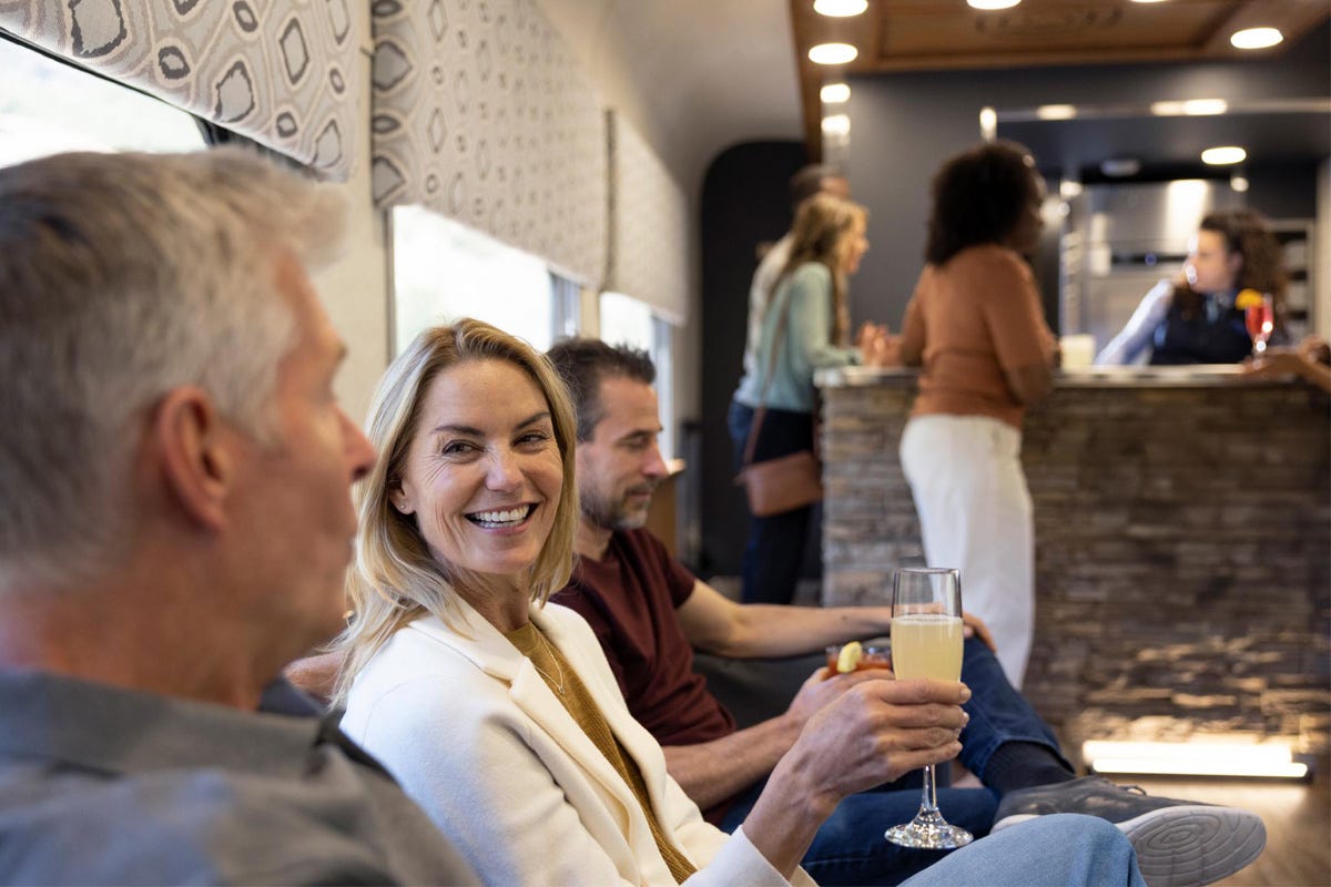 Onboard Experience | Elevated Rail Journeys in the US