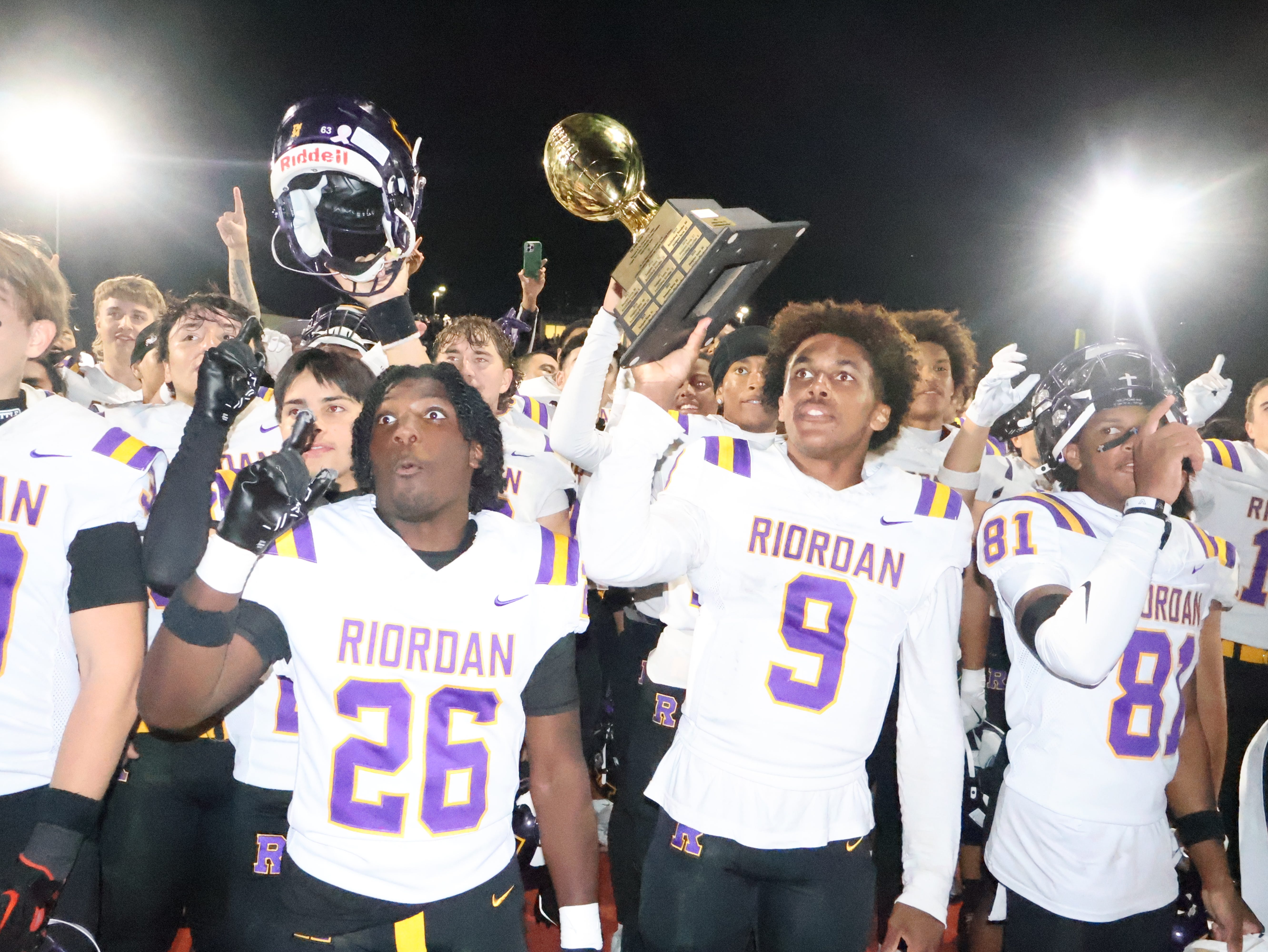 Riordan Wins at Serra, Secures First WCAL Title Since 2000