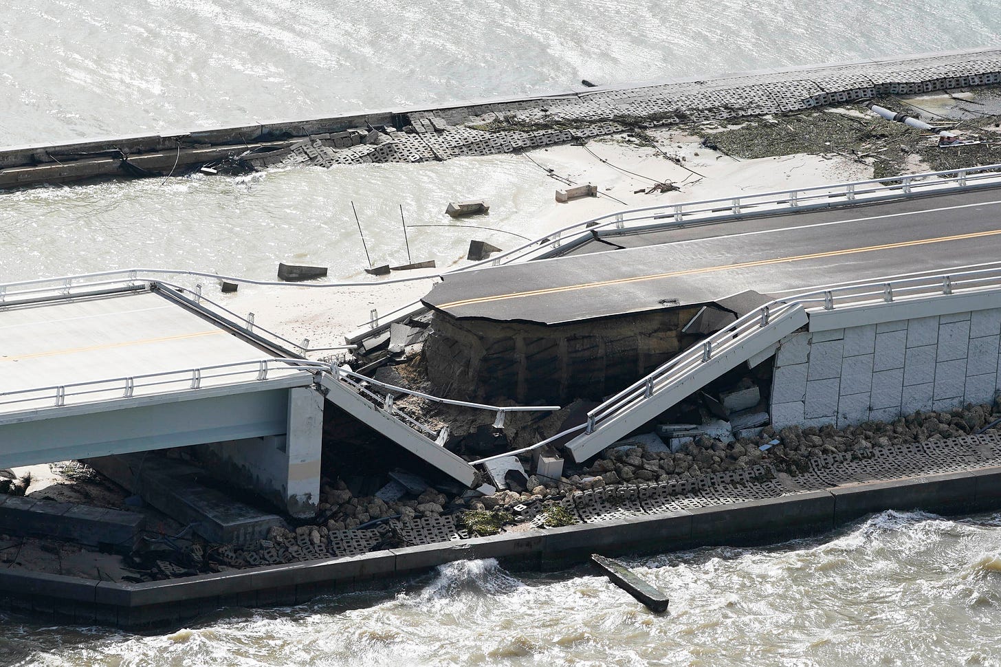 Hurricane Ian destroyed sections of the Sanibel Causeway in Florida, cutting off access to the island community Hurricane Ian destroyed sections of the Sanibel Causeway in Florida, cutting off access to the island community