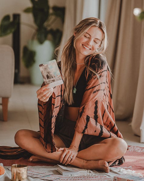 Niomi Smart Oracle Cards