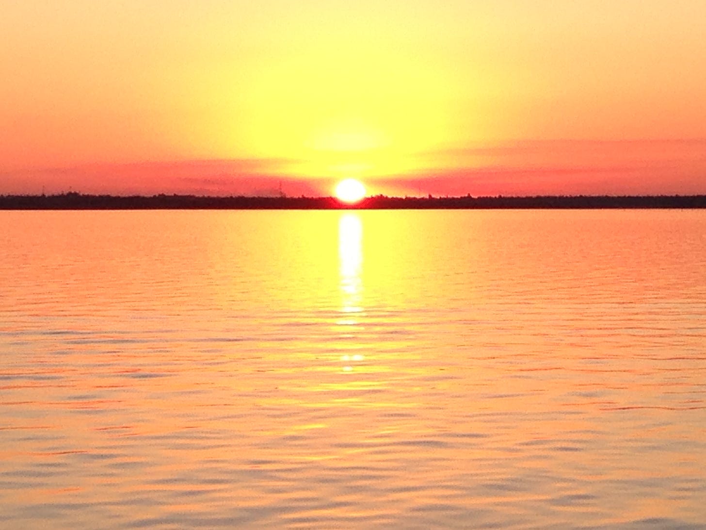 Sunset at Lake Itaipu, Brazil / Laura Motta, 2013