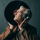 凭什么给他打低分？