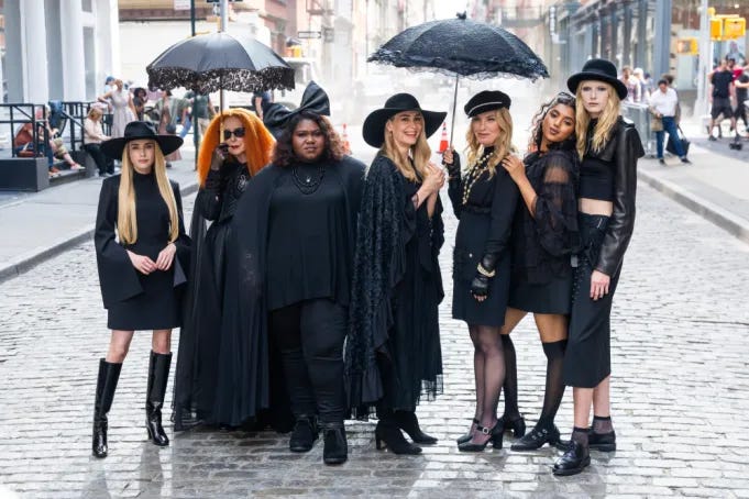 American Horror Story traz Coven de volta na 13ª temporada American Horror Story traz Coven de volta na 13ª temporada