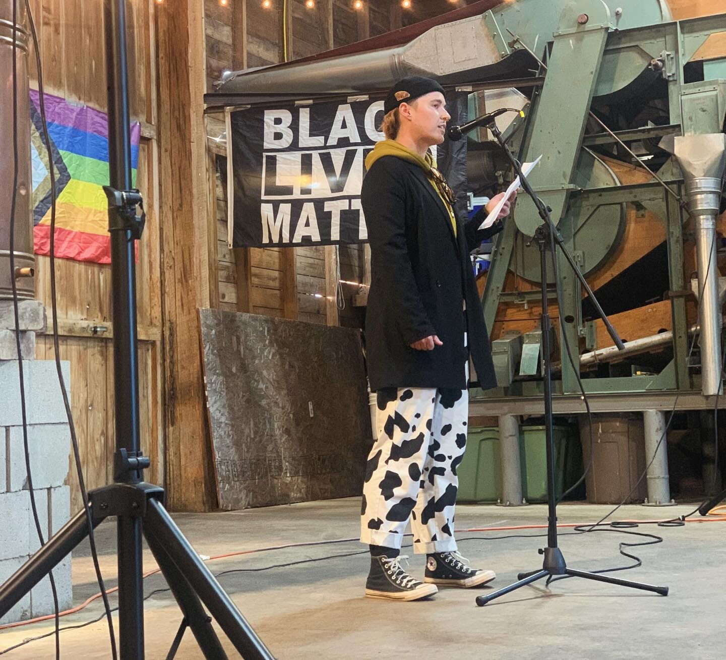 No photo description available.