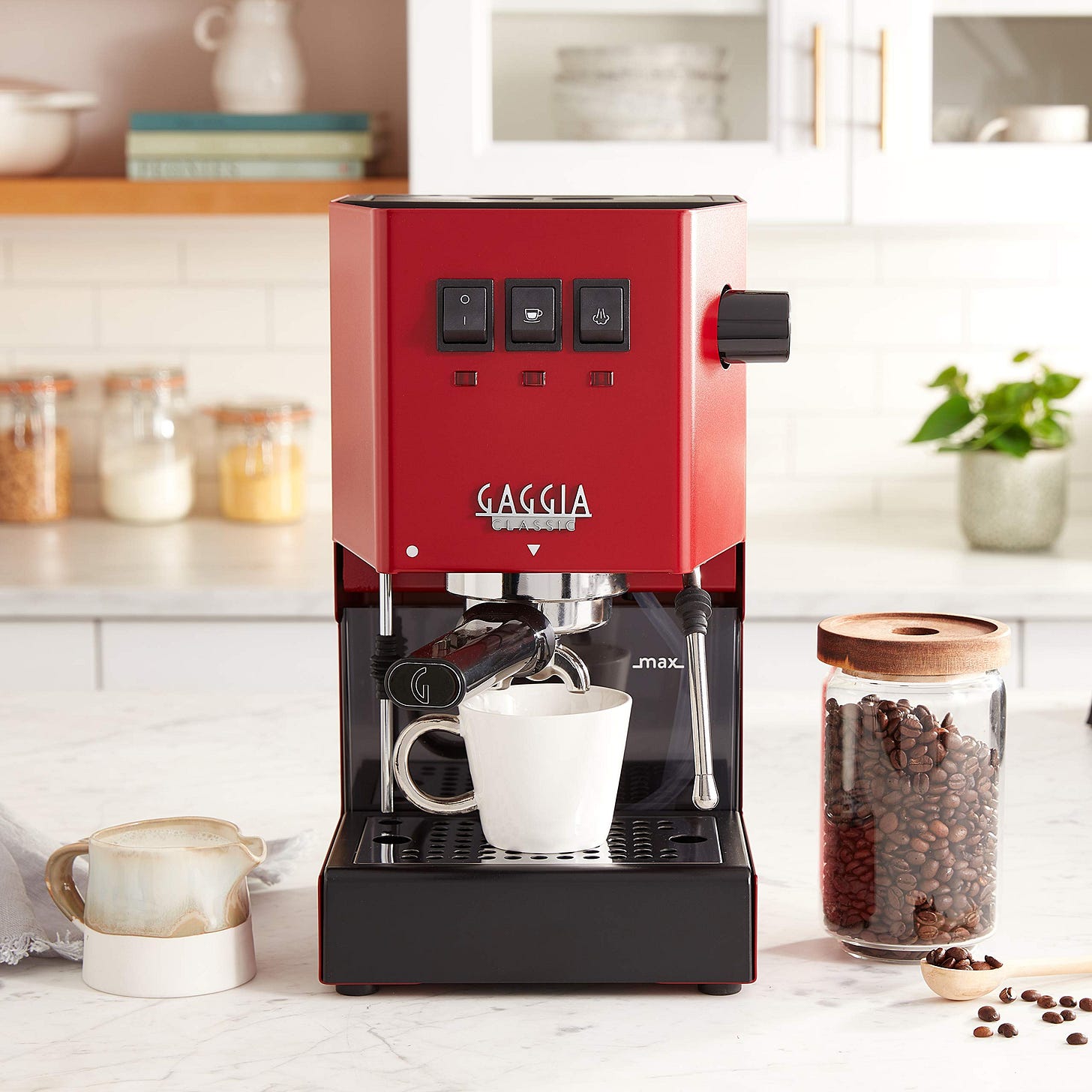 Amazon.com: Gaggia RI9380/47 Classic Pro Espresso Machine, Cherry Red: Home  & Kitchen