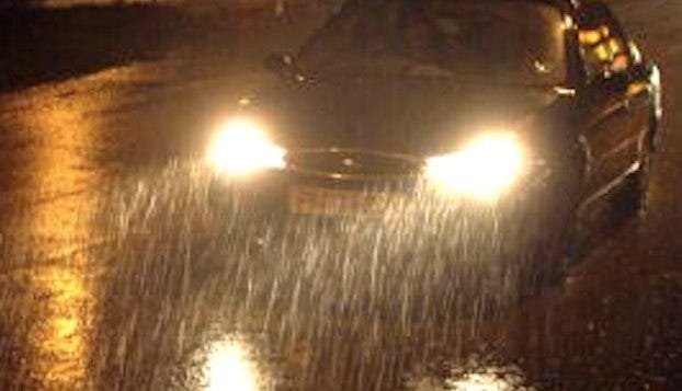 Amazing car headlights let you see through rain and snow Amazing car headlights let you see through rain and snow