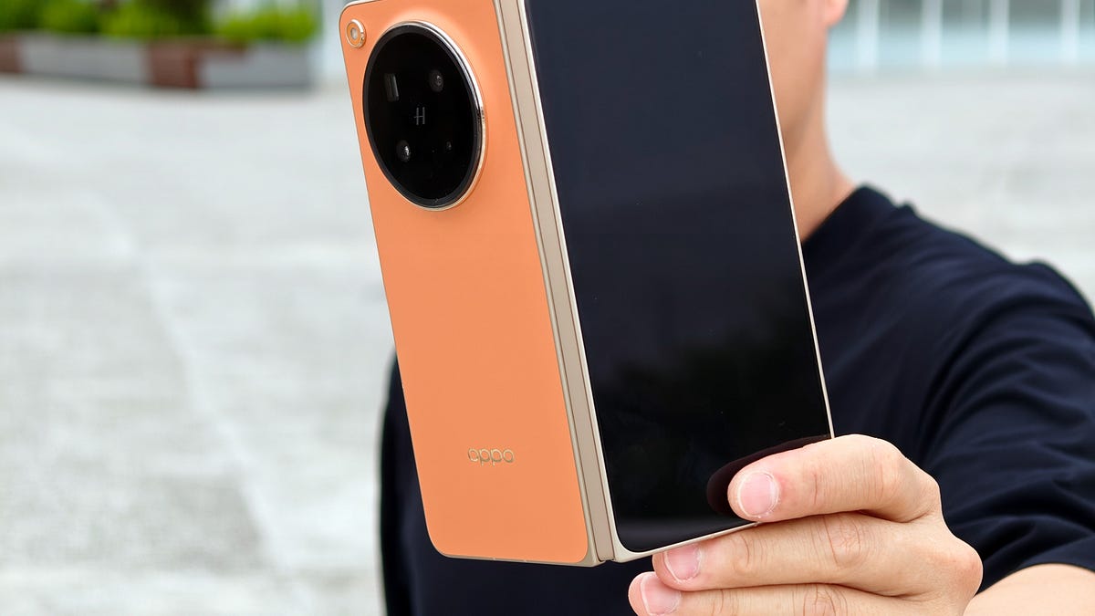 OPPO's Find N6 foldable phone can magically smooth out its own crease