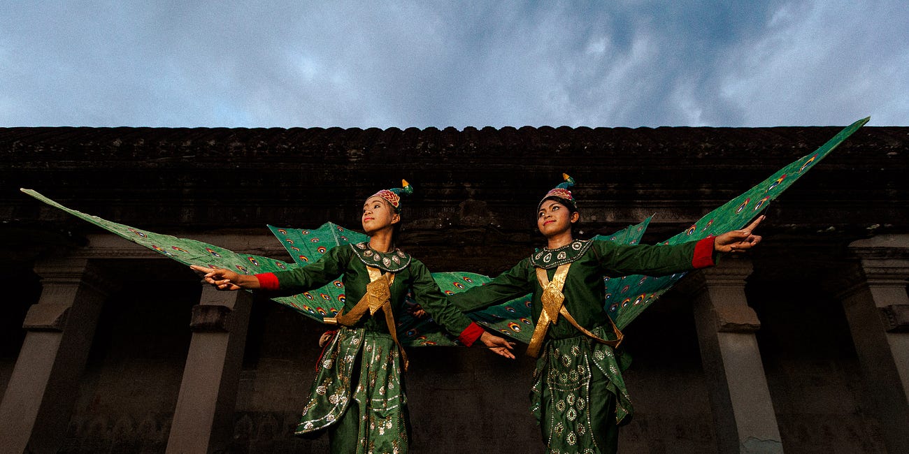 Beyond the Frame 68/