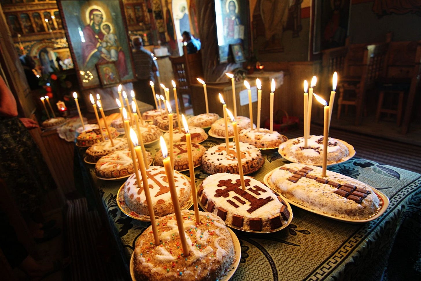 Kolyva-making workshop helps people master the art of religious cuisine -  Neos Kosmos