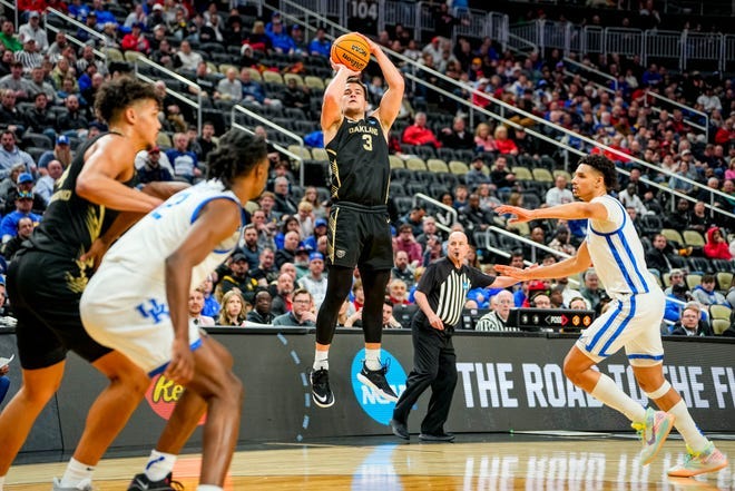Jack Gohlke makes 10 3-pointers in Oakland's NCAA upset of Kentucky