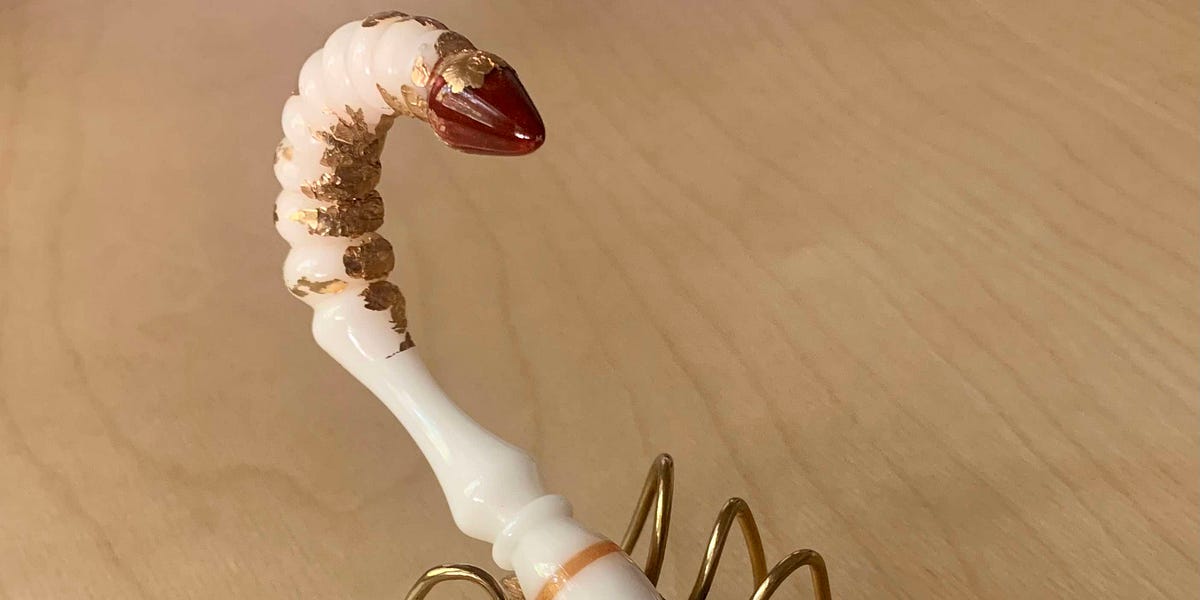 Scorpion ペン立て ペン立て》仕事の道具を整理整頓！木の温かみにデスクも、心も