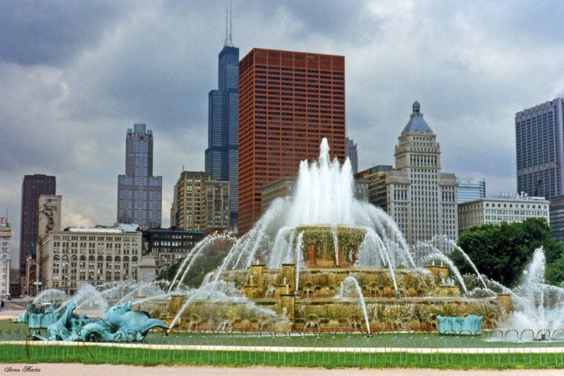 The iconic Buckingham Fountain, a centerpiece of Grant Park, Chicago, July 1996. The iconic Buckingham Fountain, a centerpiece of Grant Park, Chicago, July 1996.