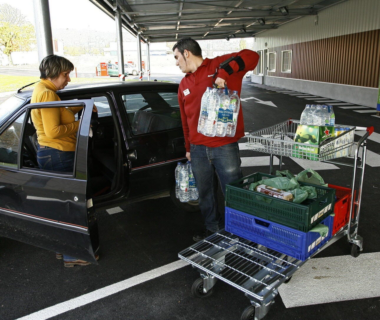 Consommation. Grandes surfaces : le drive décolle, les chariots résistent