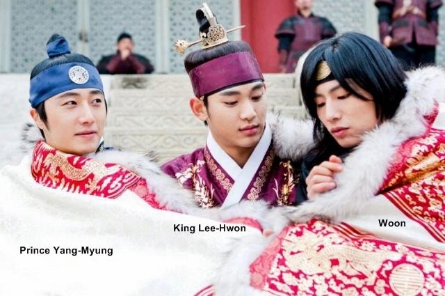 Moon that embraces the sun_men