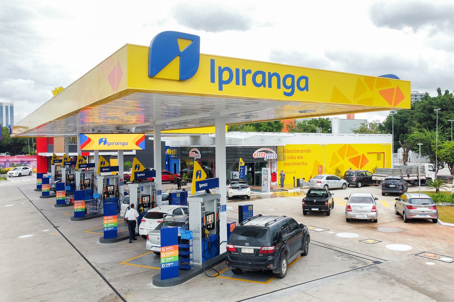 Ipiranga inaugura primeiro posto após reestilização da marca
